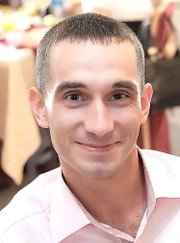 Специалист по тендерам Владимир Геннадьевич Хижняков