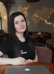 Дизайнер, веб-дизайнер Илона Ларионова