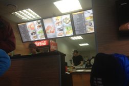 Кафе Рокнроллы, с рейтингом 4.5 - находится по адресу Республика Татарстан, Елабуга, Интернациональная улица, 3Б 