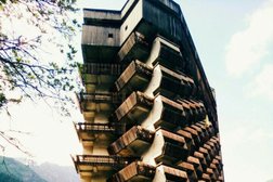 Сувенирный рынок, с рейтингом 2 - находится по адресу Карачаево-Черкесская Республика, кп. Домбай, Карачаевская улица, 95 