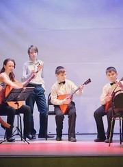 Преподаватель музыки, преподаватель по игре на гитаре Надежда Александровна Ковалёва