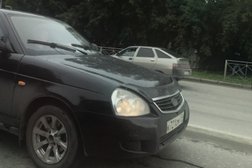 Медицинский центр Эстетик Дент, с рейтингом 4.3 - находится по адресу Новосибирск, Троллейная улица, 142 