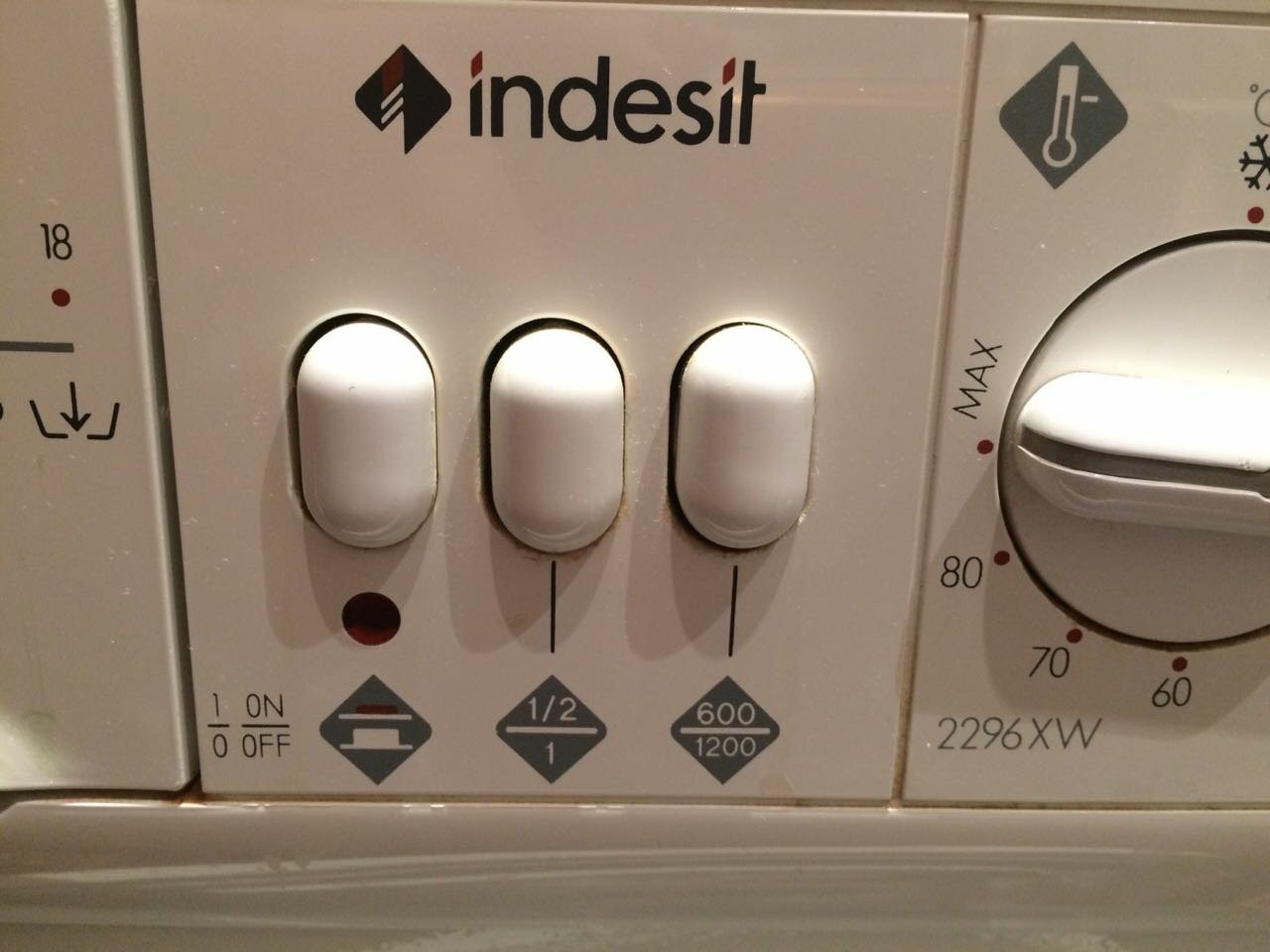 СМА INDESIT 2296 XW течёт насос