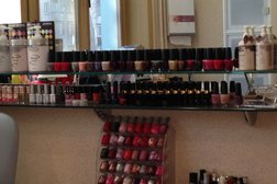 Салон-парикмахерская Золотые ножницы, с рейтингом 4 - находится по адресу Южно-Сахалинск, улица им. Космонавта Поповича, 102 