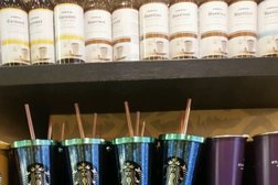 Кофейня Starbucks, с рейтингом 3.8 - находится по адресу Алматы, Самал 2-й микрорайон, 111 