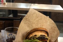 Бургерная Между булок, с рейтингом 5 - находится по адресу Москва, Рязанский проспект, 75Б ст2 