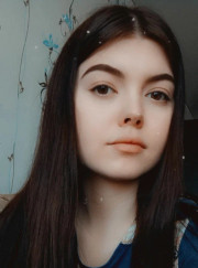Выгульщик собак, вязальщица Анна Ермакова