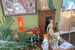 Мужская парикмахерская die Apotheke, с рейтингом 3.7 - находится по адресу Москва, Рождественский бульвар, 23 