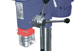 Автомастерская 5 микрон, с рейтингом 1.9 - находится по адресу Свердловская область, пос. Зелёный Бор, Октябрьская улица, 27а/2 