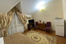 Гостиница Снежная королева, с рейтингом 3 - находится по адресу Карачаево-Черкесская Республика, Черкесск, Троллейбусная улица, 1а 