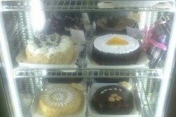 Кофейня-кондитерская Кувертюр, с рейтингом 4.4 - находится по адресу Красноярск, улица Юности, 27 