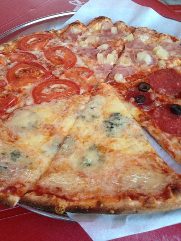 Пицца картинки. Пицца центр города. Пиццерия на садовой. Пицца центр pizza centr. Пицца центр ургенч.