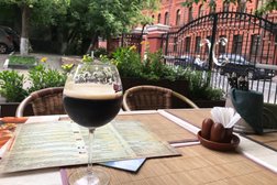 Пивной ресторан Хмель&Эль, с рейтингом 4.8 - находится по адресу Москва, Трёхпрудный переулок, 4с1 