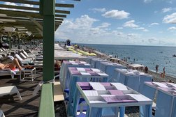 Пляж Богатырь, с рейтингом 4.7 - находится по адресу Краснодарский край, пгт Сириус, Олимпийский проспект, 36/1Б 