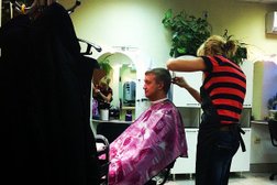 Салон прически Марина, с рейтингом 2.6 - находится по адресу Ярославль, улица Гоголя, 17а 