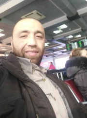 Бетонщик, мастер по строительству заборов Абдусалом Рахимов