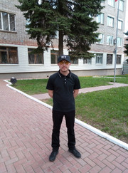 Маляр, мастер по оклейке обоев Василий Анатольевич Малышев