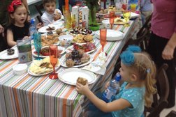 Территория семейных праздников Улыбника, с рейтингом 3.5 - находится по адресу Новосибирск, Военная улица, 9/1 