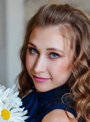 Специалист по тендерам Елена Ивановна Жукова