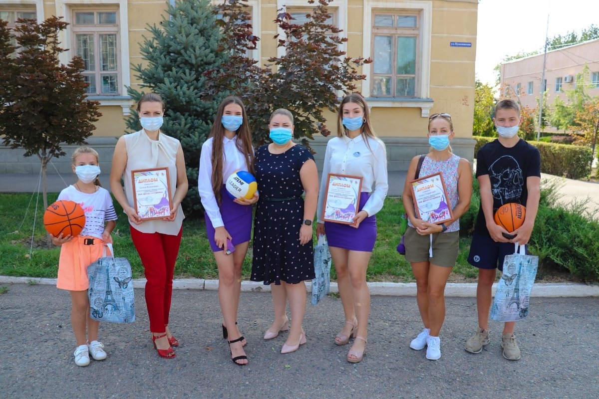 фотография Современной школы бизнеса в Будённовске