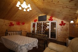 Баня на дровах с горячей купелью Кураж, с рейтингом 4.5 - находится по адресу Красноярский край, Емельяновский район, поселок Солонцы, Сосновая улица, 21 