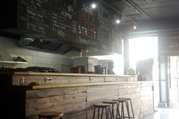 Ресторан быстрого питания Pho street, с рейтингом 3 - находится по адресу Москва, Нагатинская набережная, 16 