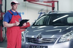 Официальный дилер Автомир Toyota, с рейтингом 3.3 - находится по адресу Новосибирск, Станционная улица, 101 