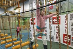 Крытый веревочный парк Высотный город, с рейтингом 4.1 - находится по адресу Санкт-Петербург, Приморский проспект, 72 