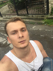 Флорист, видеомонтажёр Серж Аукулян