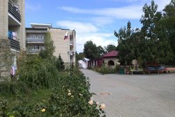 Пансионат Ставрополец, с рейтингом 4.5 - находится по адресу Краснодарский край, с. Широкая Балка, улица Курортная набережная, Ставрополец 