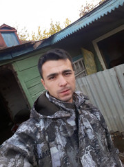 Бетонщик, мастер по строительству домов Давид Одинаев