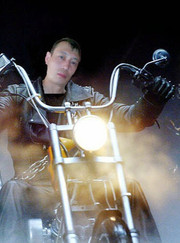 Маляр, инженер по водоснабжению и водоотведению Эдуард Арипов