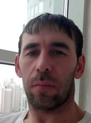 Дизайнер, тренер по скалолазанию Мурад Кагановичевич Омаров