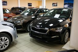 Автокомплекс Вель-лада, с рейтингом 4.2 - находится по адресу Архангельская область, Вельск, улица Карла Маркса, 1а ст5 