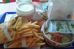 Ресторан быстрого питания Бургер Кинг, с рейтингом 2 - находится по адресу Московская область, Чехов, Московская улица, 96 