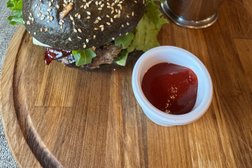 Спорт-бар Golpas, с рейтингом 5 - находится по адресу Нур-Султан, Мәңгілік Ел проспект, 35 