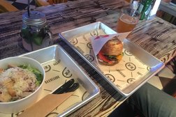 Бургер-бар Нахлебник, с рейтингом 4.4 - находится по адресу Краснодар, Рашпилевская улица, 106а 