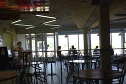 Ресторан быстрого питания Макфудс, с рейтингом 3.4 - находится по адресу Иркутская область, Усолье-Сибирское, Комсомольский проспект, 130 