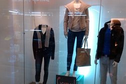 Магазин одежды и аксессуаров Calvin Klein Jeans, с рейтингом 3 - находится по адресу Алматы, Розыбакиева, 247а 