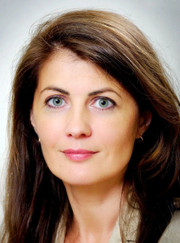 Преподаватель менеджмента, преподаватель по обществознанию Влада Эдуардовна Бежовец