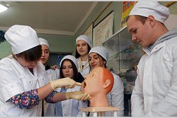 Ростовский базовый медицинский колледж, с рейтингом 2.8 - находится по адресу Ростов-на-Дону, Пушкинская улица, 173Б 