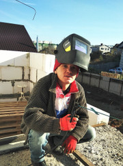 Бетонщик, печник Серго Нарсия