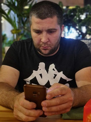 Грузчик, маляр-штукатур Михаил Юрьевич Ефремов