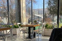 Столовая Paradise, с рейтингом 4.4 - находится по адресу Алматы, Радлова, 5г 