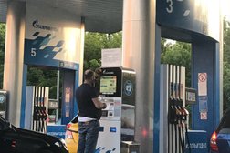 Автозаправка Газпромнефть, с рейтингом 4.4 - находится по адресу Москва, Ленинский проспект, 142а 