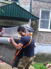 Грузчик, маляр-штукатур Юрий Львович Малышев