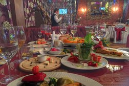 Караоке-бар Кураж, с рейтингом 3.8 - находится по адресу Челябинск, проспект Ленина, 26а 