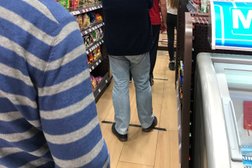 Автозаправка Лукойл, с рейтингом 4 - находится по адресу Новгородская область, трасса М-11 423 км, 1 