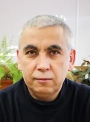 Артист цирка, зооняня Рамиль Равильевич Бикинеев