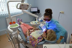 Стоматологическая клиника Авеона, с рейтингом 4.7 - находится по адресу Свердловская область, Каменск-Уральский, улица Кирова, 51а 